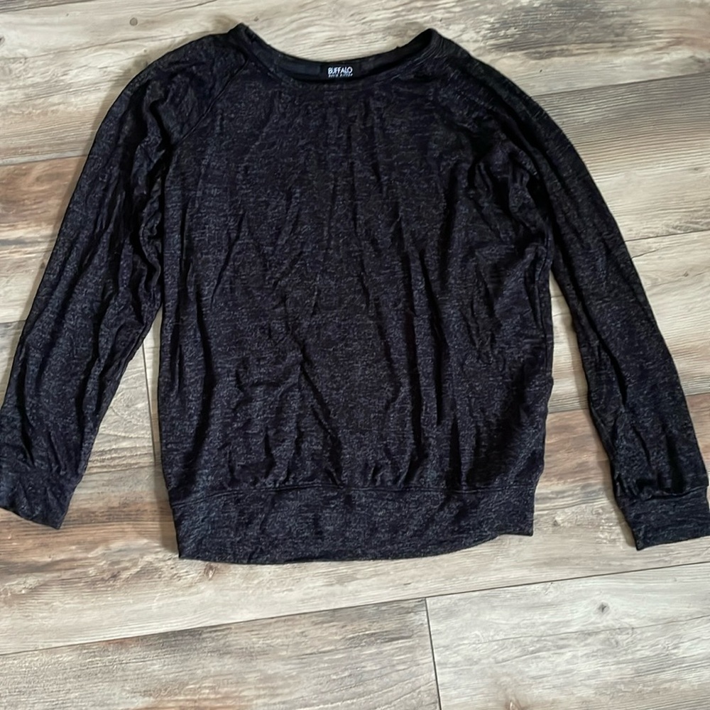 ⭐️3 FOR  $8⭐️ see shop for items!
Soft sweater